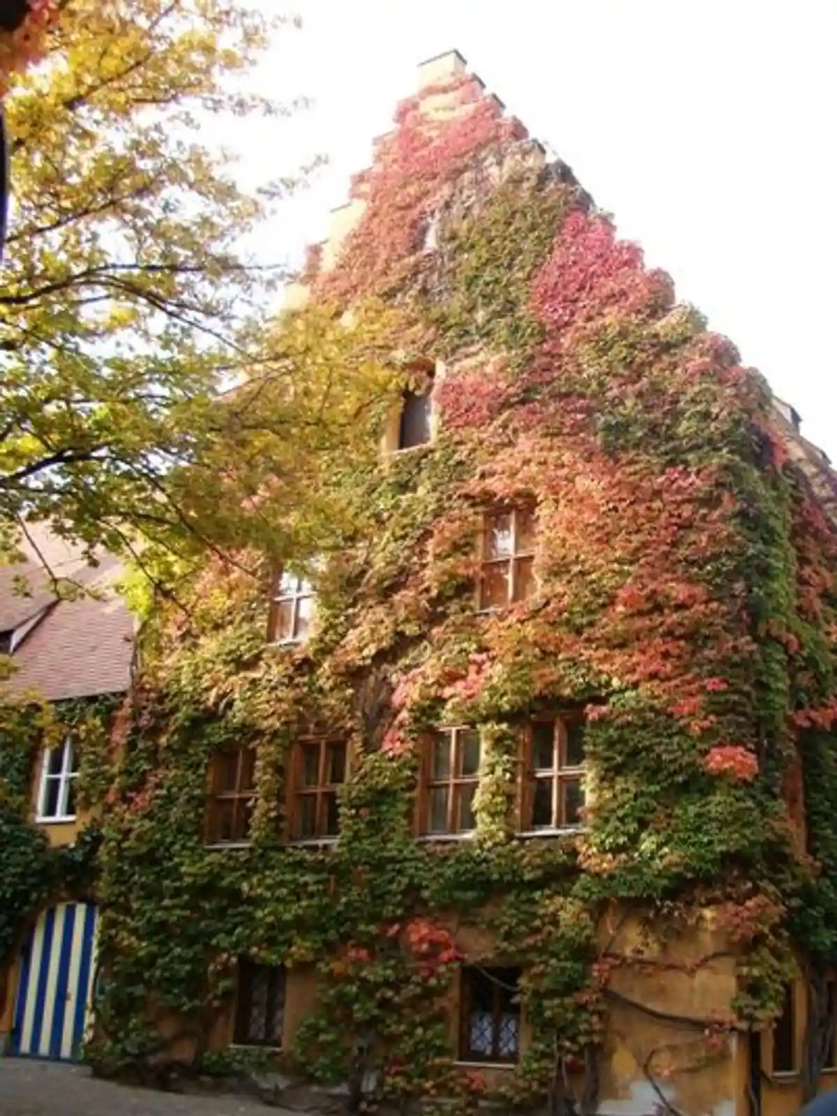 Стоит побывать! Фуггерай (Аугсбург / Бавария): сколько стоит квартира в раю?