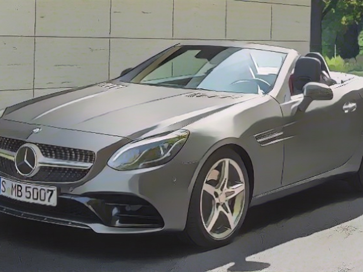 Сменив название на SLC, Mercedes хотел подчеркнуть родство родстера с моделью C-Class.