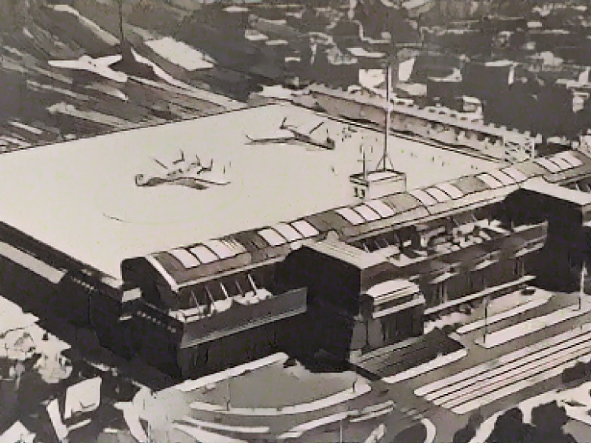 На случай, если поезд снова задержится: На крыше вокзала когда-то планировалось построить аэропорт