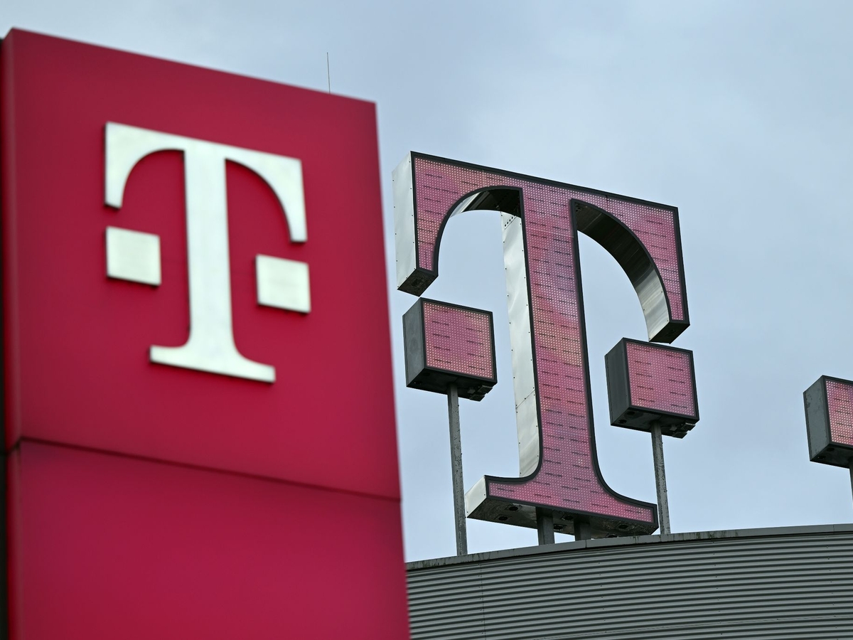 Telekom improves its cell phone network on the highway