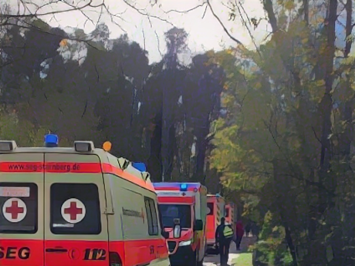 Zahlreiche Krankenwagen waren vor Ort