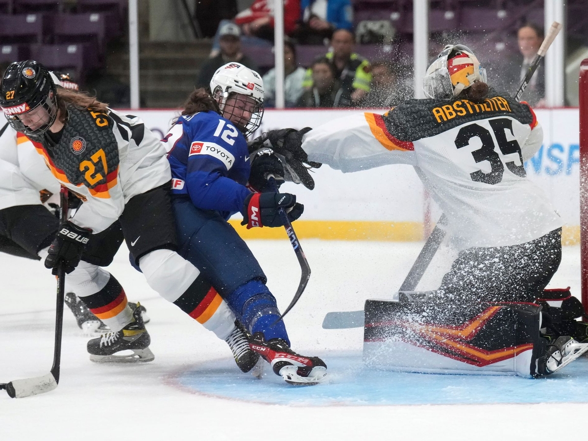 Ice hockey women start the Nations Tournament with victory
