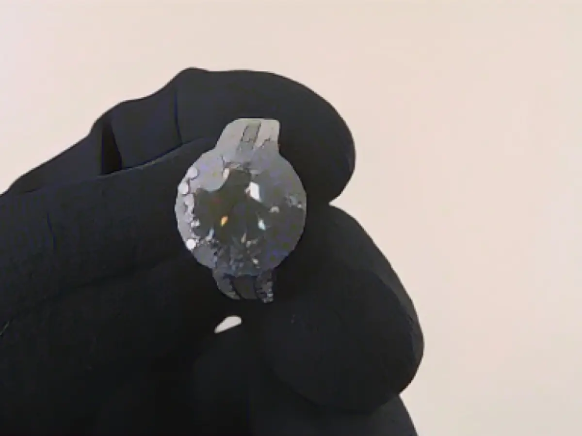 The officers also discovered this dazzling piece of jewelry The officers also discovered this dazzling piece of jewelry