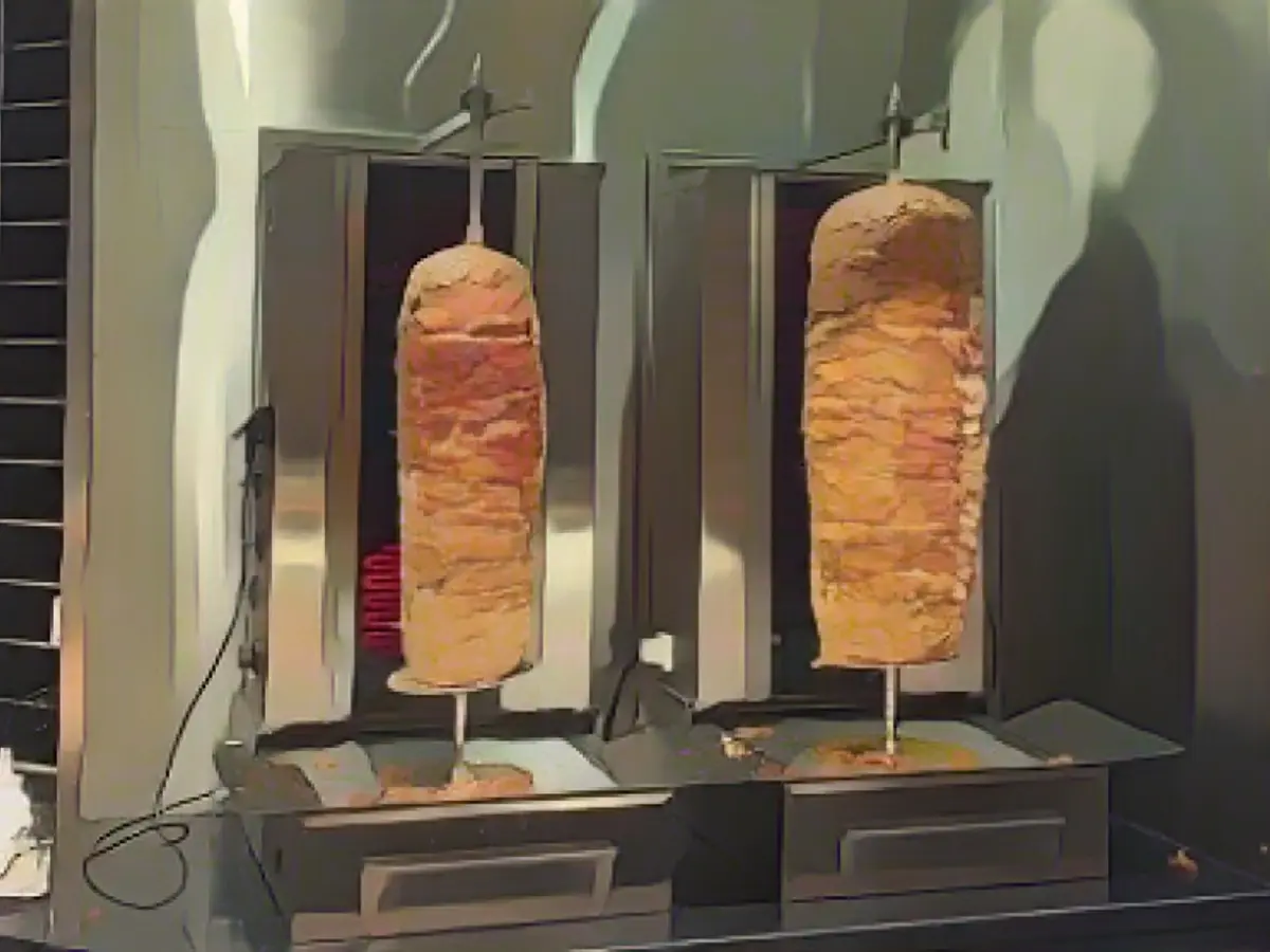 A picture shows: the grill on the right is not switched on A picture shows: the grill on the right is not switched on