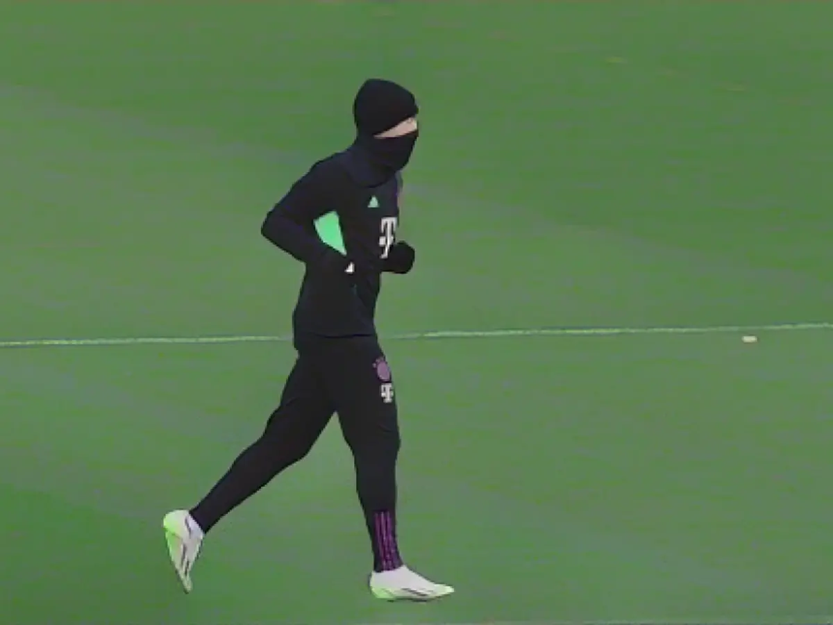 Raphael Guerreiro did individual running laps on Wednesday Raphael Guerreiro did individual training in Las Vegas