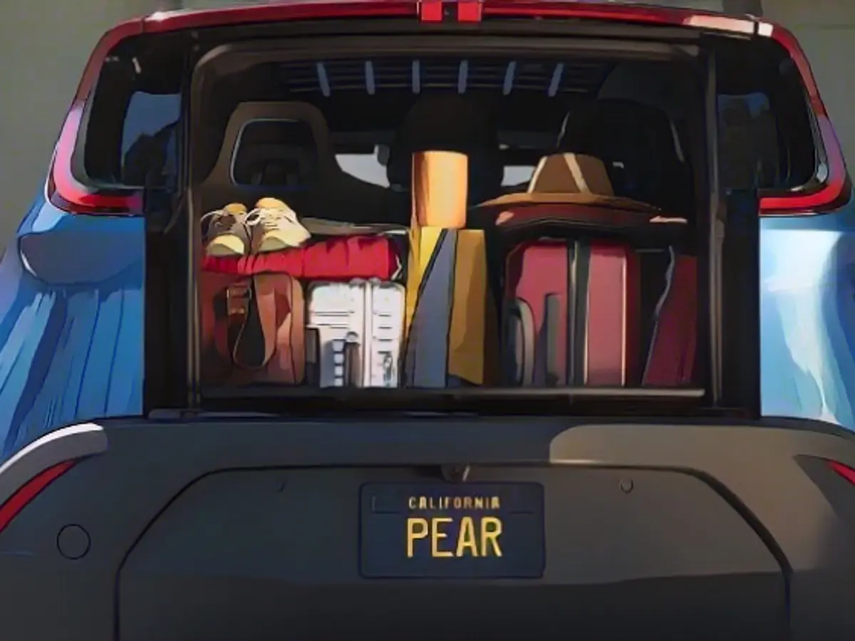 În cazul în care spațiul de parcare este restrâns, Pear oferă avantajul unei portiere spate rabatabile.
