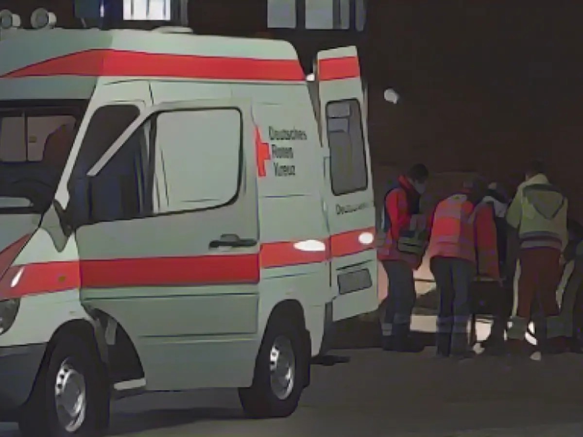 Evacuation of patients to a neighboring retirement home Evacuation of patients to a neighboring retirement home
