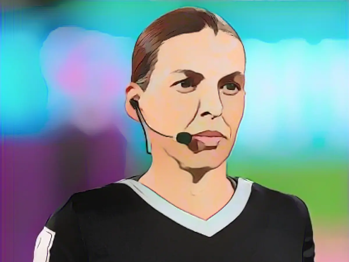 Stephanie Frappart whistles for Bayern in the Champions League on Wednesday evening Stephanie Frappart whistles for Bayern in the Champions League on Wednesday evening