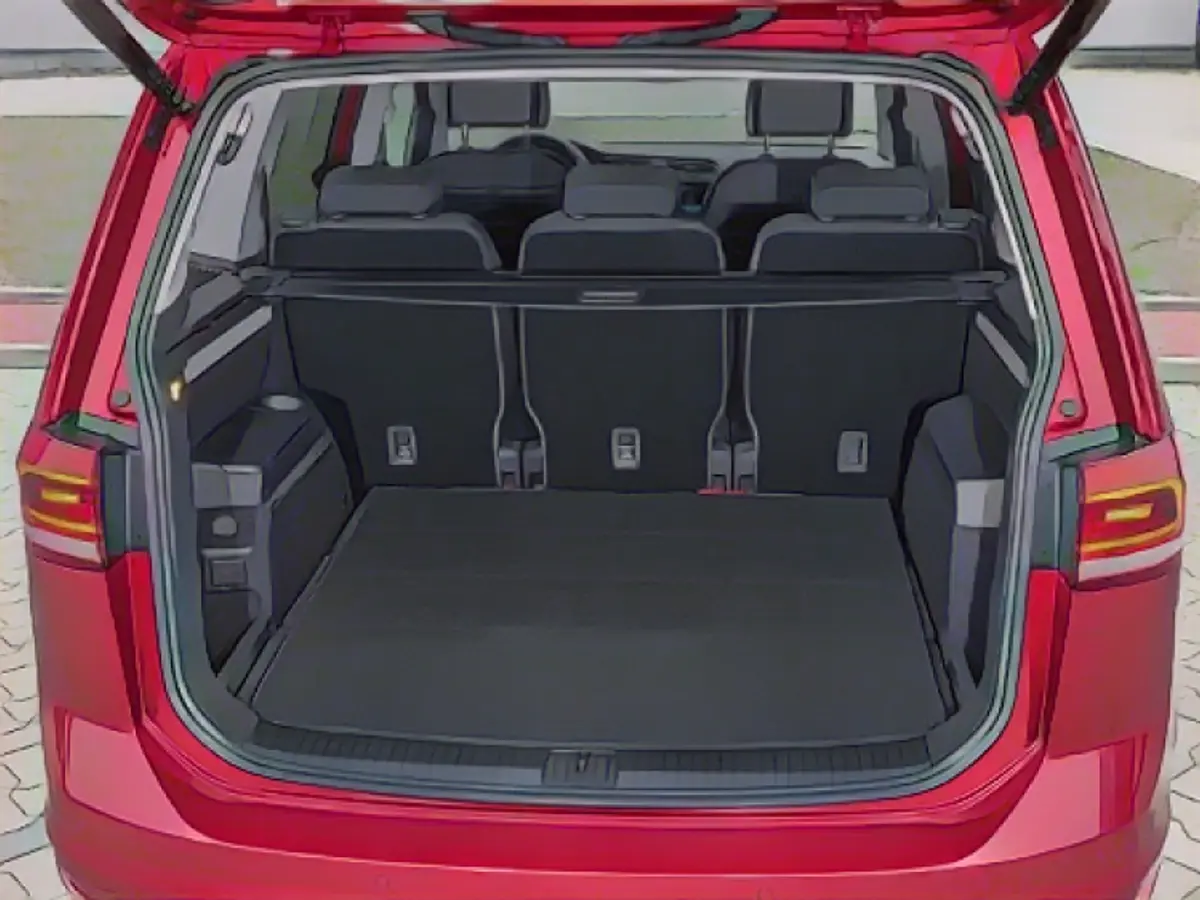 The trunk has a very practical layout.