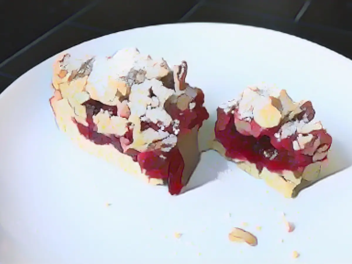 Use the Last Bit of Leftover Cranberry Sauce to Make These Jam Bars