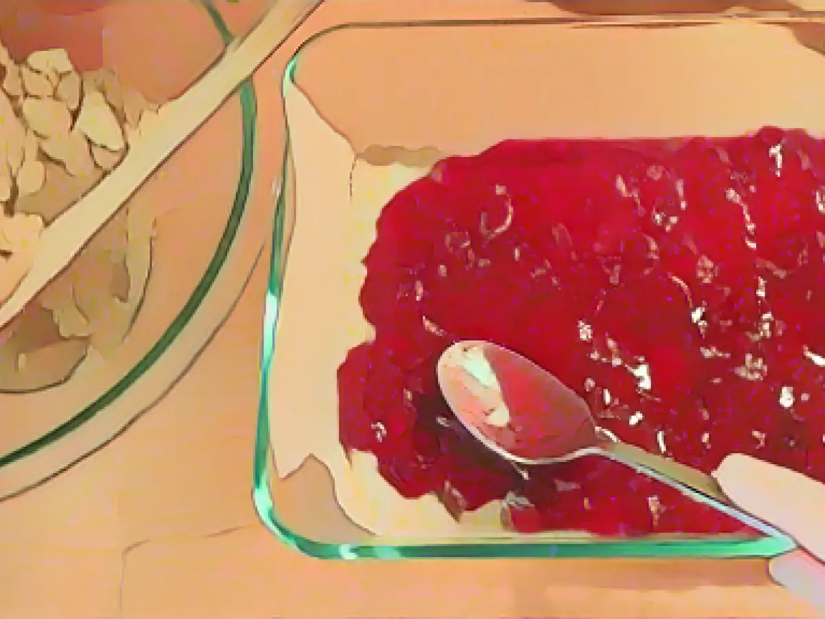 Use the Last Bit of Leftover Cranberry Sauce to Make These Jam Bars