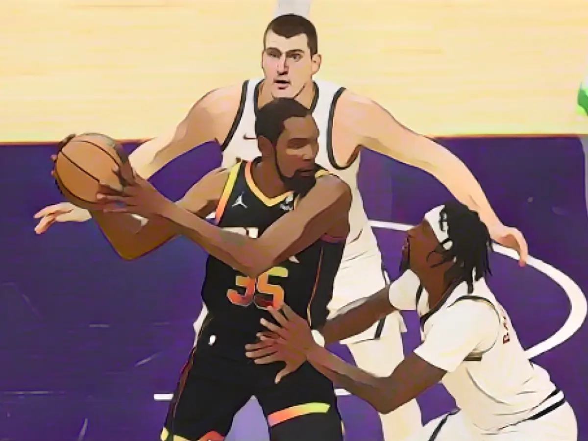 Los Suns se quedaron cortos ante los Nuggets con Nikola Jokić dominando las acciones.