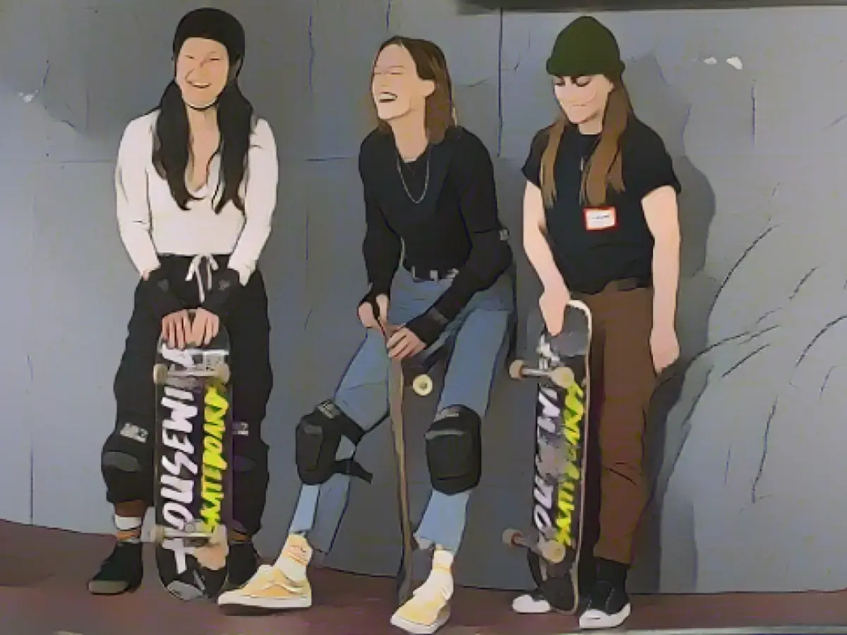 Die Skater Kristen Noelle, Mary Chun und Charlotte Tegen im Second Nature Skatepark in Peekskill, New York.