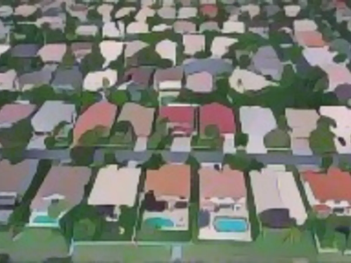 MIRAMAR, FLORIDA - 27 DE OCTUBRE: En esta vista aérea, casas unifamiliares se muestran en un barrio residencial el 27 de octubre de 2022 en Miramar, Florida. El tipo de interés de la hipoteca fija media a 30 años alcanzó el 7,08%, frente al 6,94% de la semana anterior, según Freddie Mac. Los tipos hipotecarios superaron el 7% por primera vez desde abril de 2002. (Foto de Joe Raedle/Getty Images)