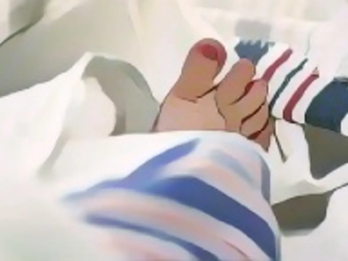 FILE - Le dita dei piedi di un neonato sbucano da una coperta in un ospedale di McAllen, Texas. Mercoledì 1 novembre 2023, i Centri per il controllo e la prevenzione delle malattie hanno riferito che il tasso di mortalità infantile negli Stati Uniti è salito al 3% nel 2022 - un raro aumento in una statistica di mortalità che è generalmente in calo da decenni. (Foto AP/Eric Gay, File)