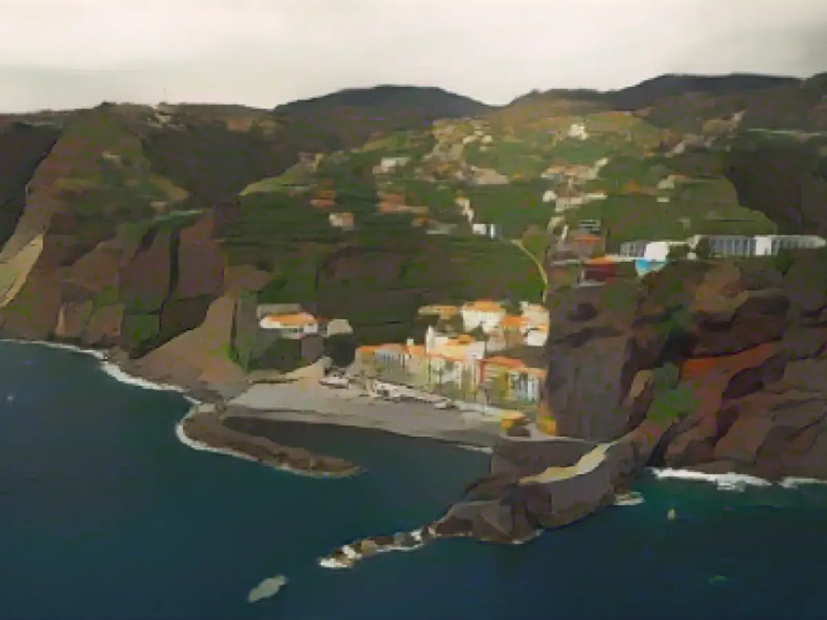Ponta do Sol ist ein Dorf auf der Insel Madeira mit etwa 8.200 Einwohnern.