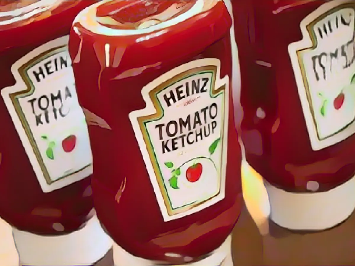 Heinz-Ketchupflaschen werden am 25. März 2015 in Chicago ausgestellt.