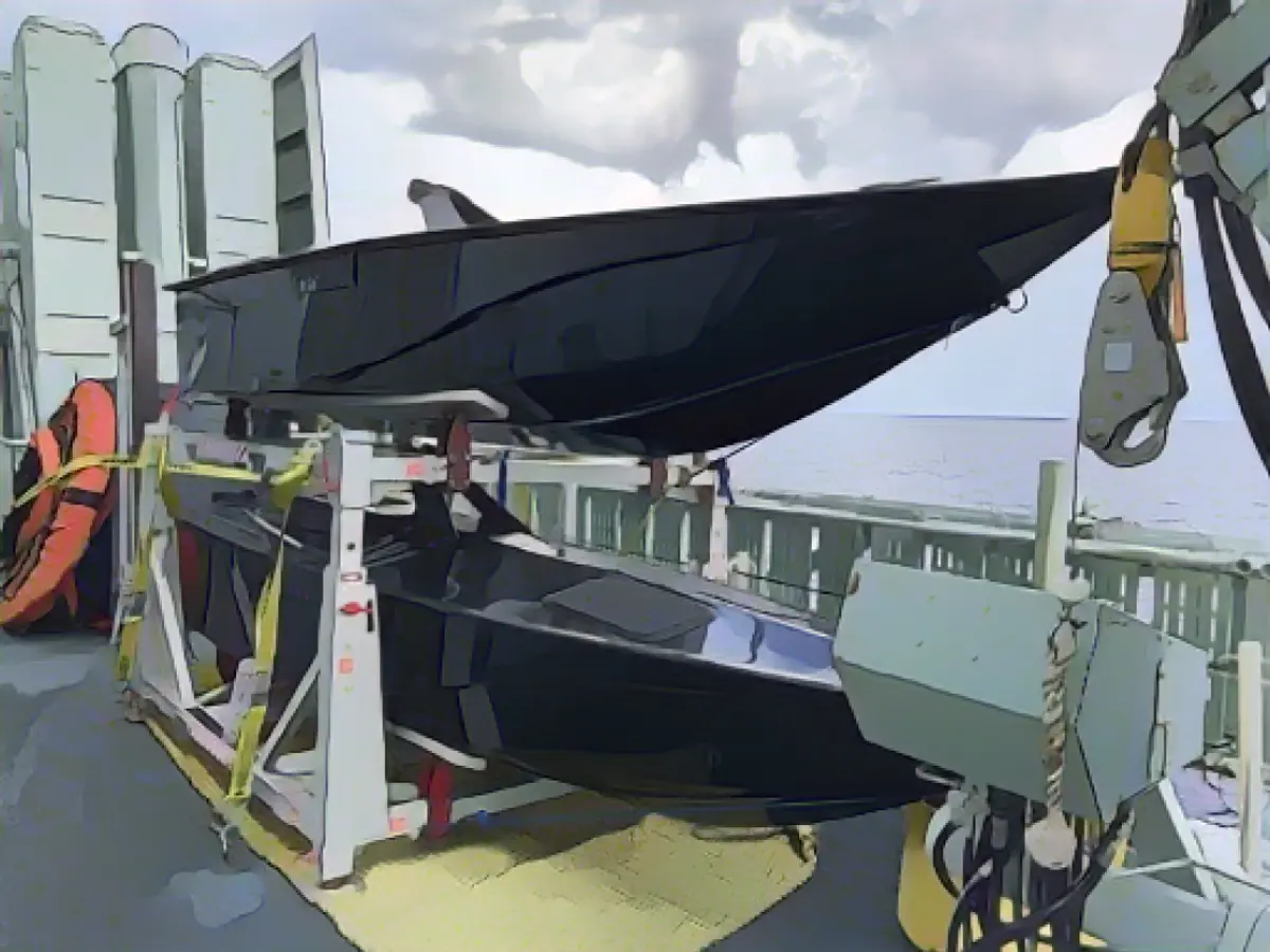 Auf dem Deck der Fregatte USS Ottawa im Südchinesischen Meer wartet eine Hammerhai-Drohne auf ihr Schicksal.