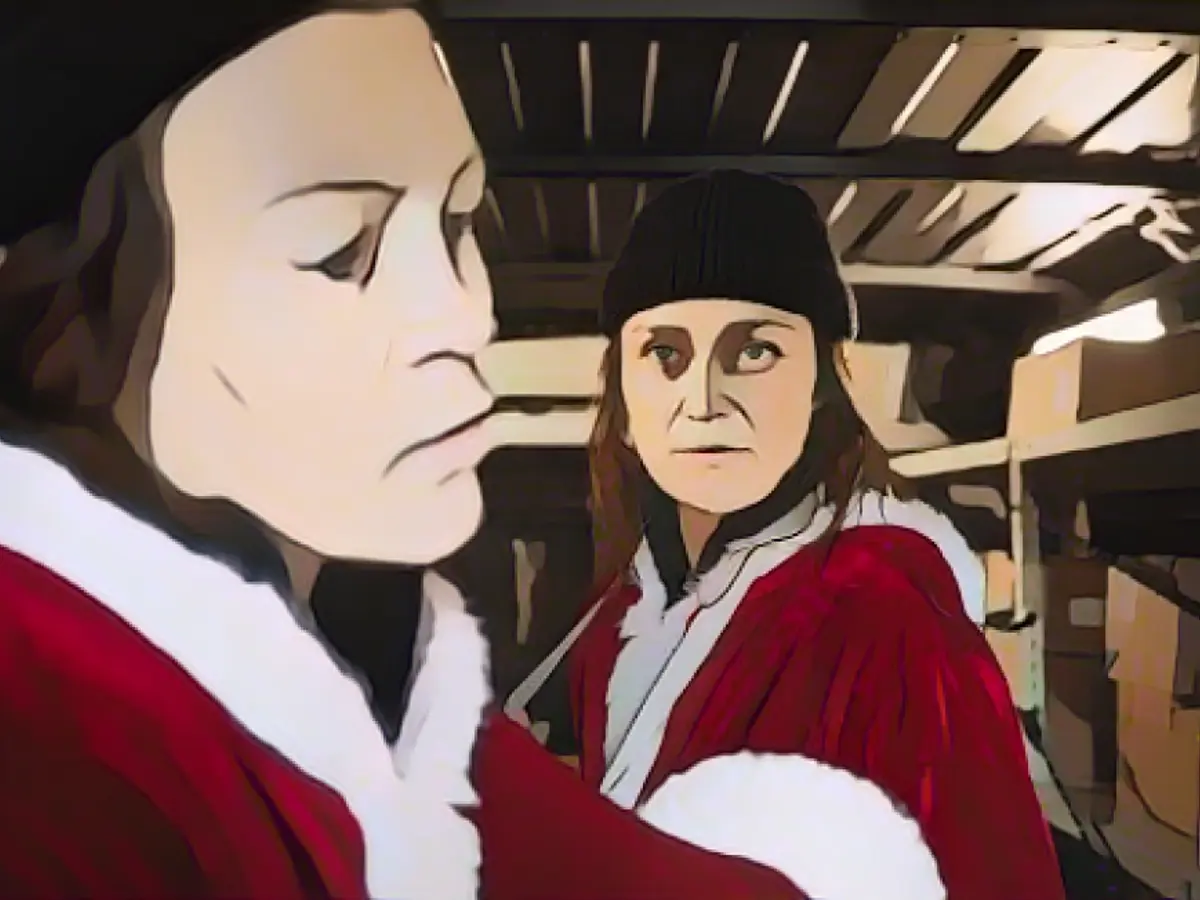 When Natalie Förster (Tinka Fürst, r.) goes undercover at the haulage company