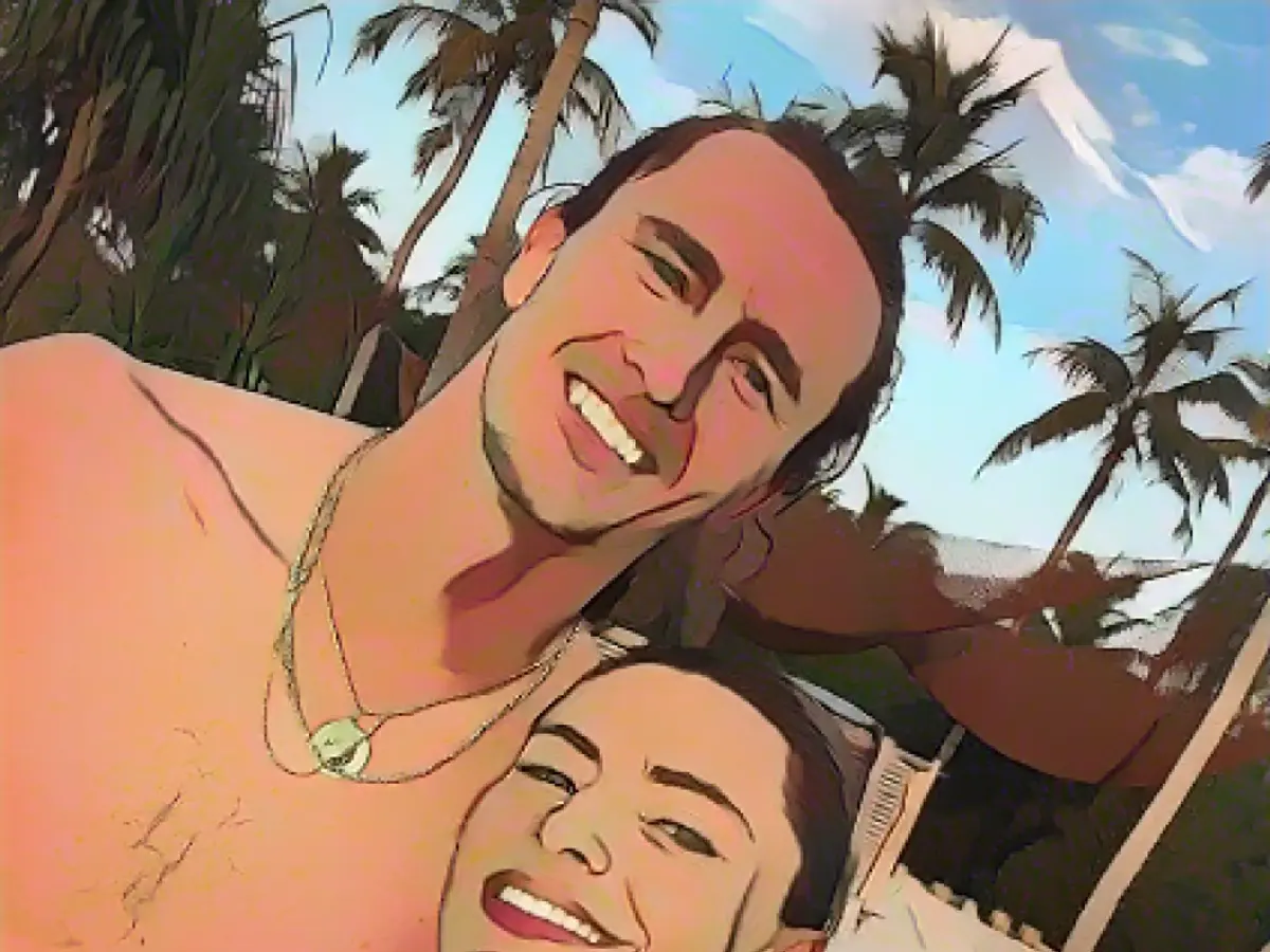 Cheese! Zverev and Thomalla are all smiles in the Maldives