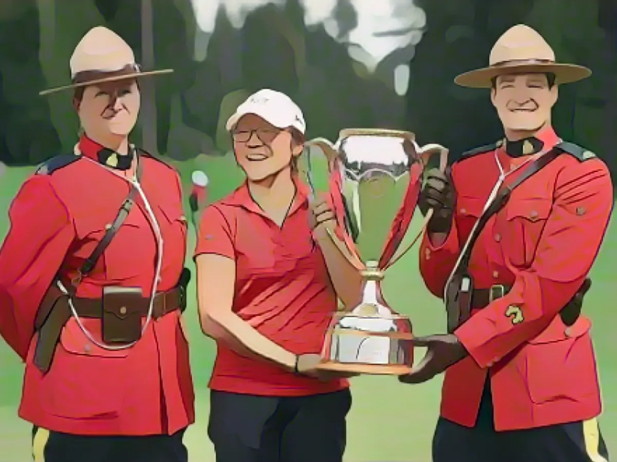 Im August 2012 wurde die Neuseeländerin Lydia Ko die jüngste Golferin, die jemals auf der LPGA Tour gewann, als sie im Alter von 15 Jahren die CN Canadian Women's Open auf der ALPG Tour gewann (Bild). Nachdem Ko im Oktober 2013 Profi geworden ist, glänzt sein Trophäenschrank bereits und sein Spiel wird immer erfolgreicher. Im Alter von 17 Jahren erreichte sie als jüngste Golfspielerin den ersten Platz der Welt. Rang 1 im Jahr 2015 und hat nun 17 Siege auf der LPGA Tour.