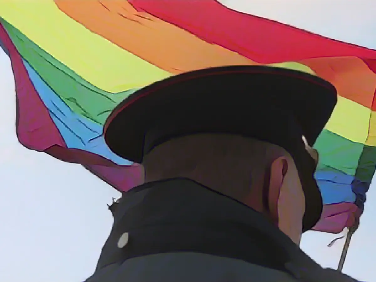 A Polícia Faz Rusgas Em Locais De Diversão Gay Na Rússia Depois De O Supremo Tribunal Ter
