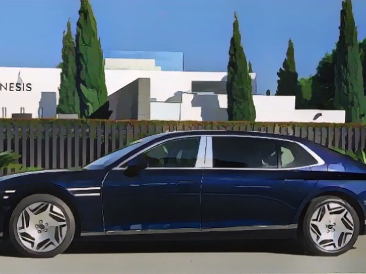 Es ist schwer zu verstehen! Mit 5,47 Metern Länge ist der Genesis deutlich länger als jeder Bentley und kommt sogar an die edleren Produkte von Rolls-Royce heran.