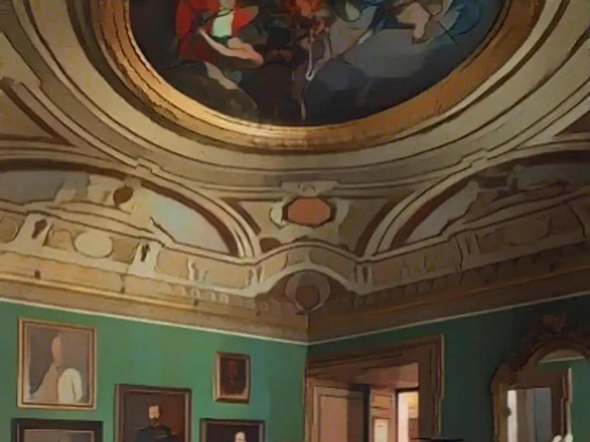 Palazzo Vilon are mai multe saloane, printre care Sala di Diana, în imagine.