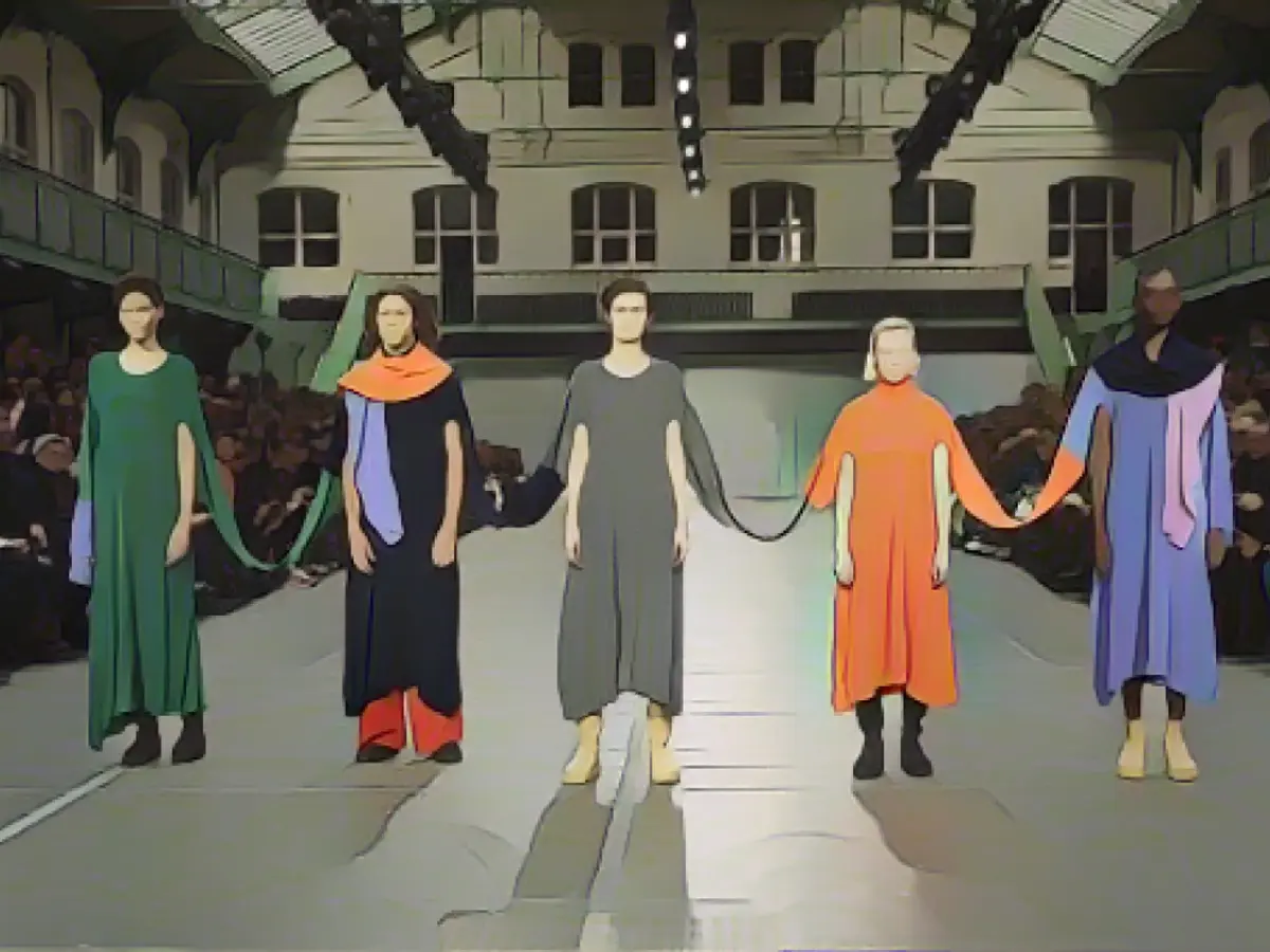 Issey Miyake 2020/21 Herbst/Winter-Finale-Show der Paris Fashion Week