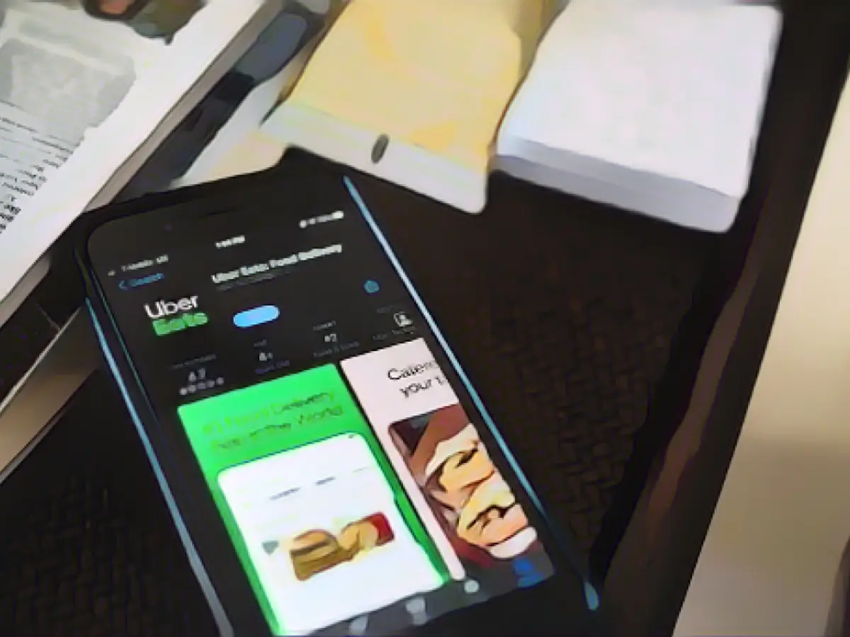 L'application Uber Eats sur un smartphone disposé à Dobbs Ferry, New York, États-Unis, le samedi 6 février 2021.