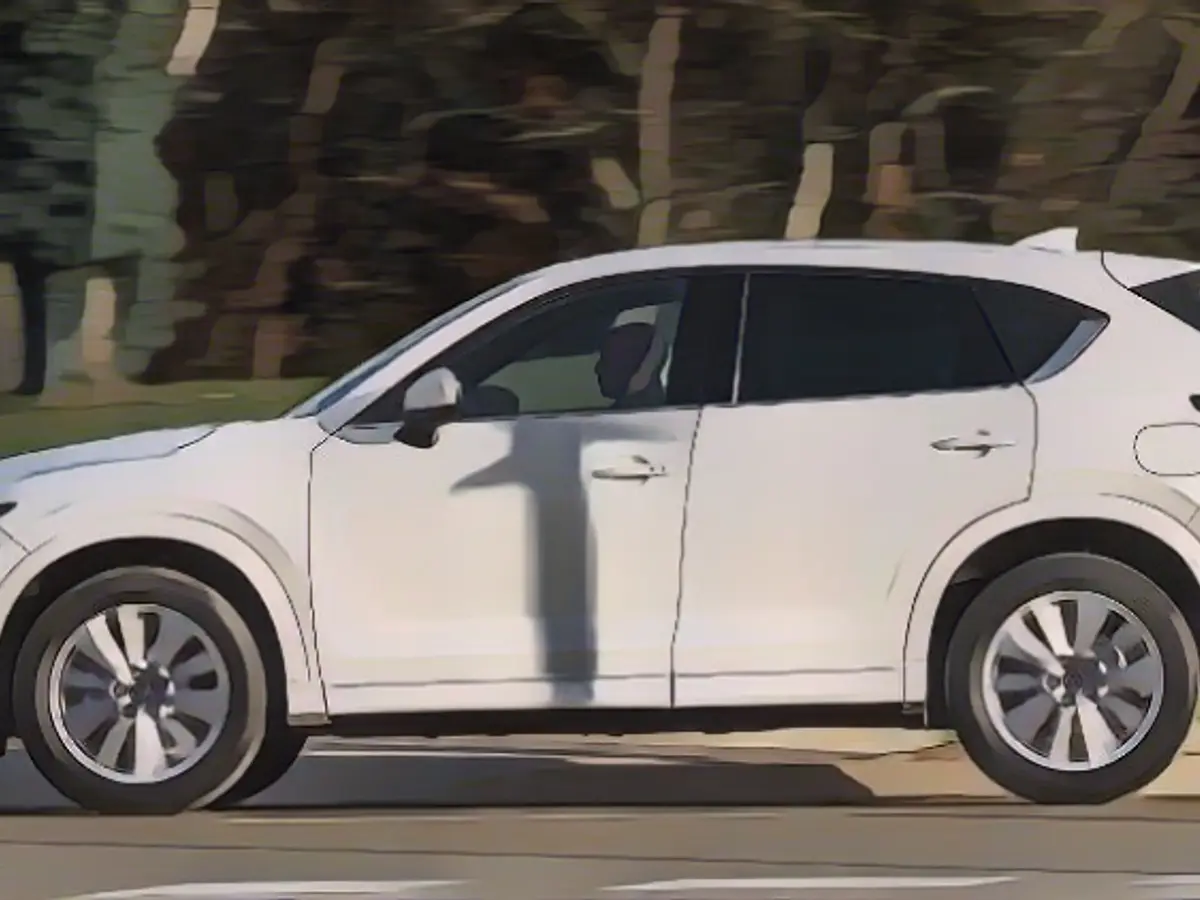 The CX-5, which is over four and a half meters long, looks just like its old self.