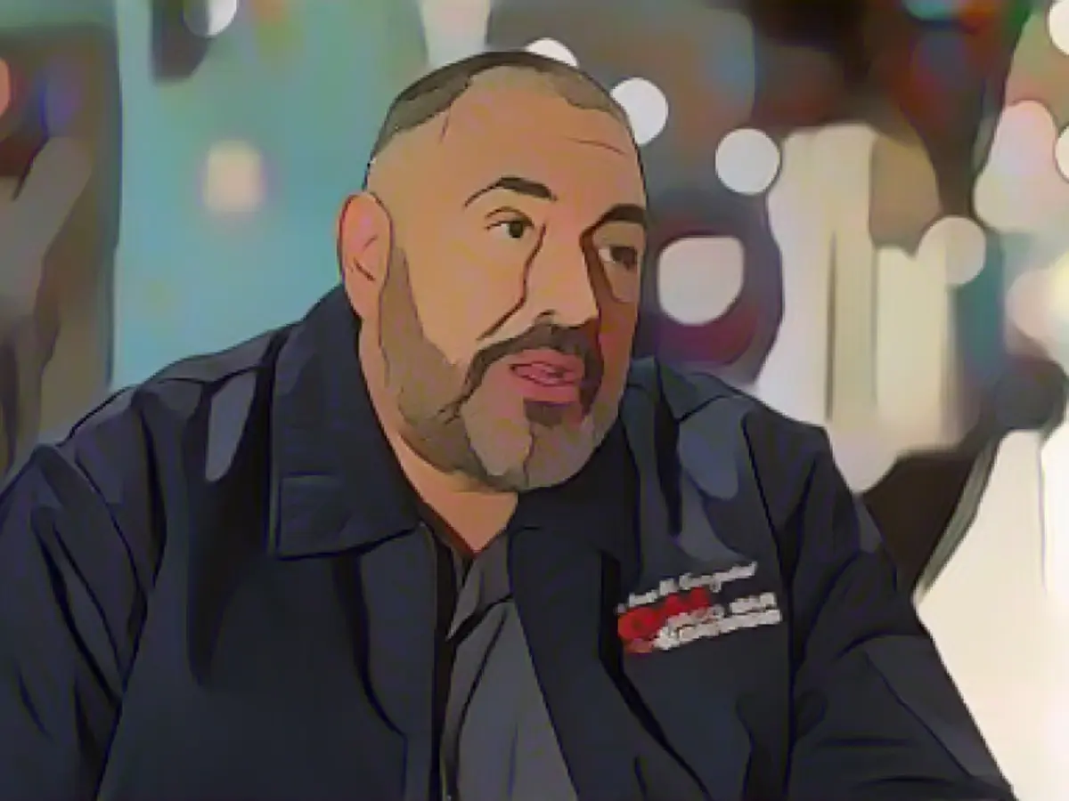 Antonio Munoz, Nevada, Las Vegas'taki restoranı 911 Taco Bar'da CNN'den John King'e konuşuyor.