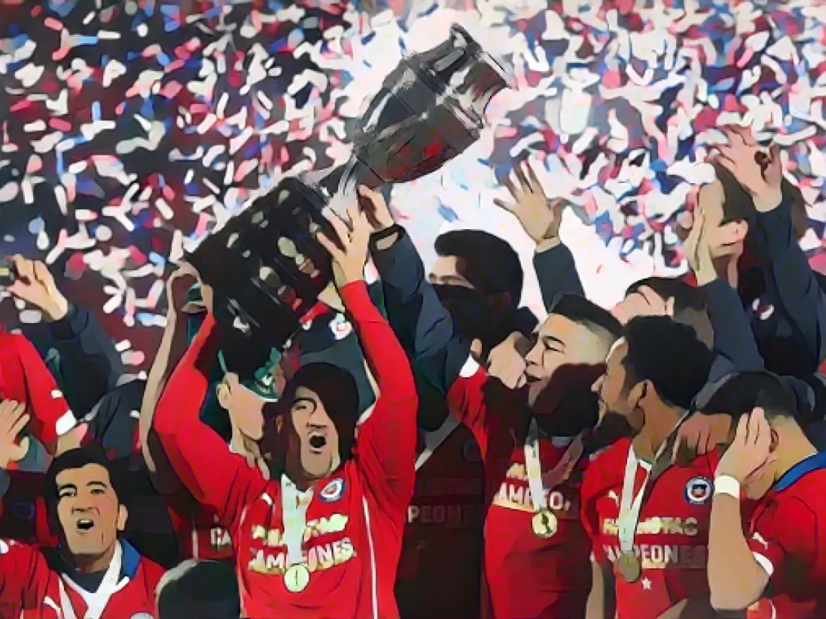Im Jahr 2015 gewann Gastgeber Chile zum ersten Mal die Copa America, nachdem Brasilien seine Gastgeberrechte entzogen worden waren.
