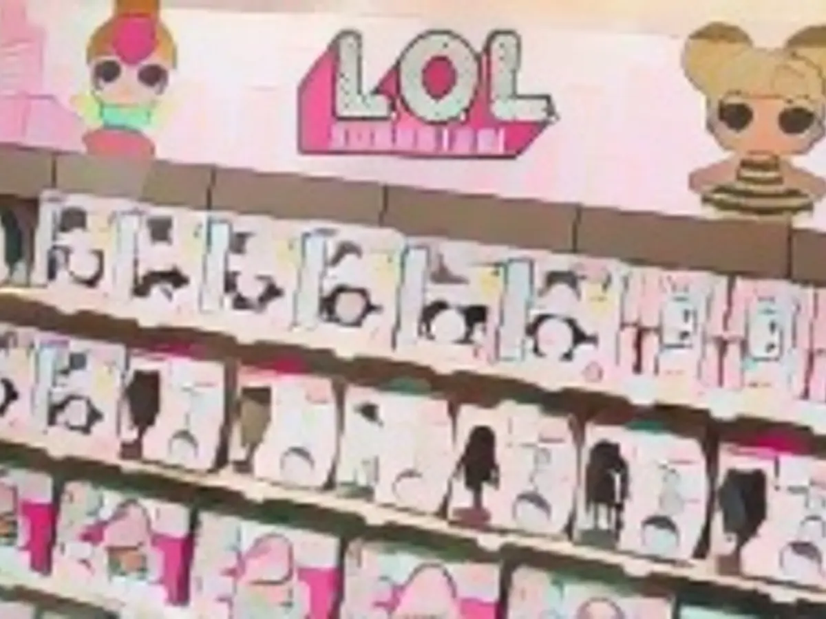 MGA Entertainment L.O.L. Überraschung! Puppen werden 2019 in einem Toys „R“ Us-Geschäft in Paramus, New Jersey, ausgestellt.