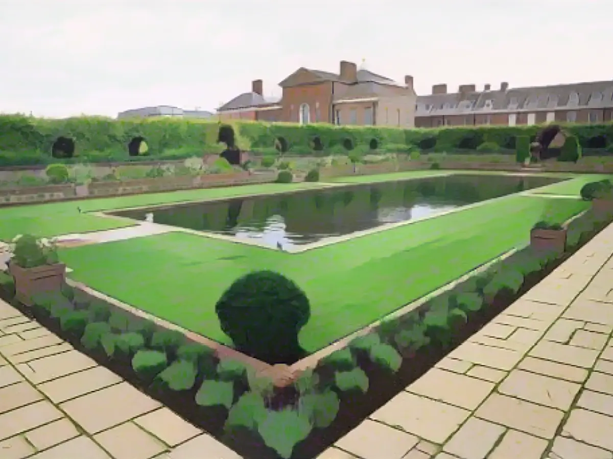 Dieses vom Kensington Palace bereitgestellte Bild zeigt den neu gestalteten versunkenen Garten.