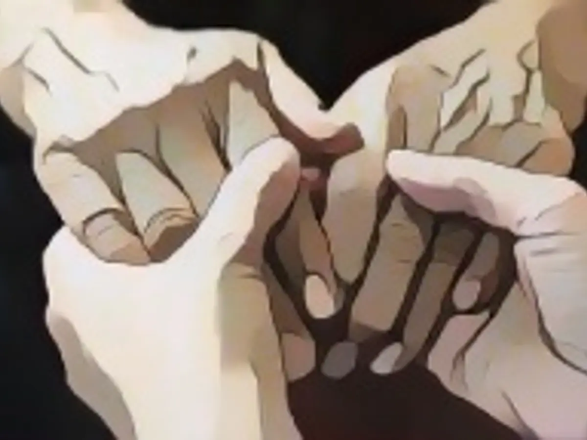 Portrayal of an older person's hands affected by Alzheimer's disease