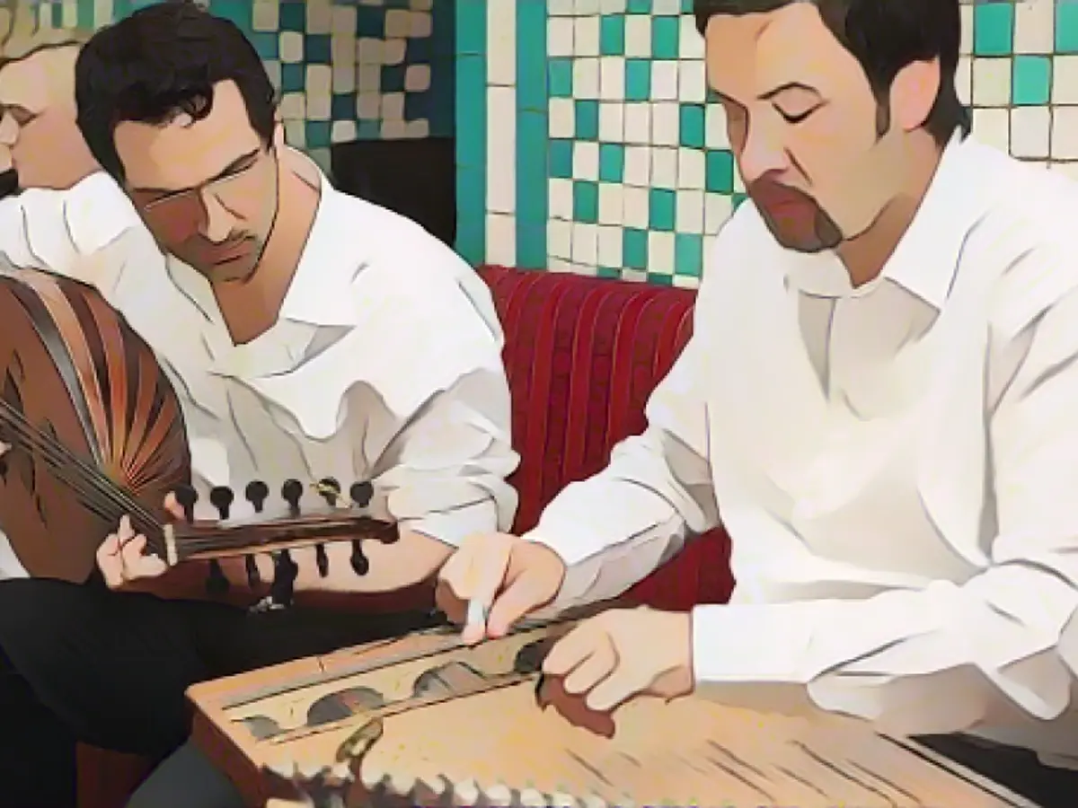 many taverns offer a fasıl ekibi, a group of male musicians that play traditional melodies on Ney, Saz, or Kanun. Raki evenings often conclude with people dancing on tables and chairs In many Turkish taverns, you can find fasıl ekibi, a group of male musicians that play traditional melodies on instruments such as Ney, Saz, or Kanun (all stringed instruments). Raki sessions often conclude with patrons dancing on tables and chairs.