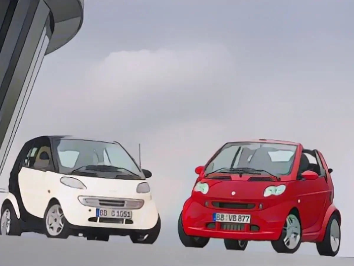Two special models of the Smart from 1998 and 2006 (from left).