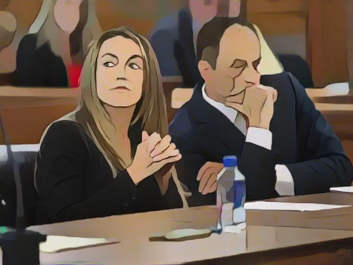 Карен Рид и ее адвокат Дэвид Яннетти на предварительных слушаниях в сентябре. Суд над Рид должен начаться в марте.