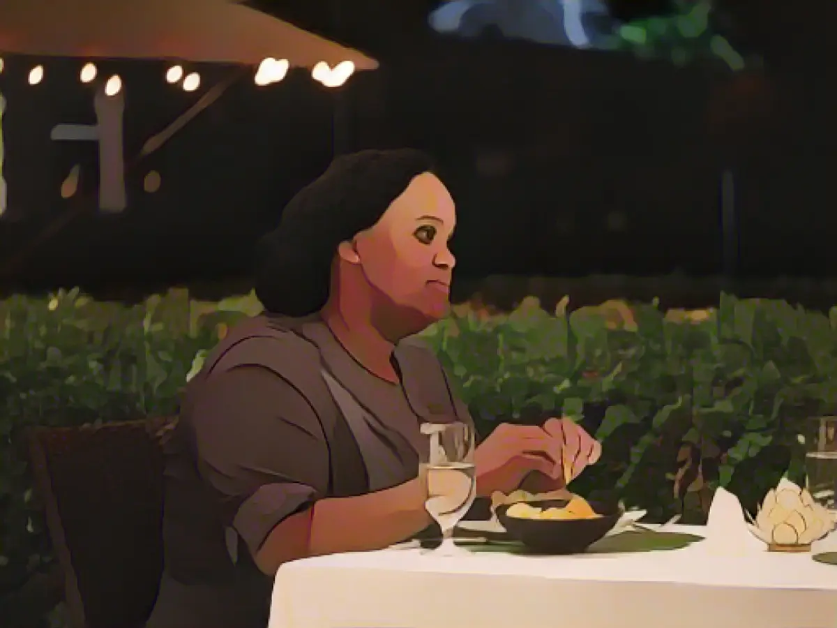 Natasha Rothwell numa cena da primeira temporada de 