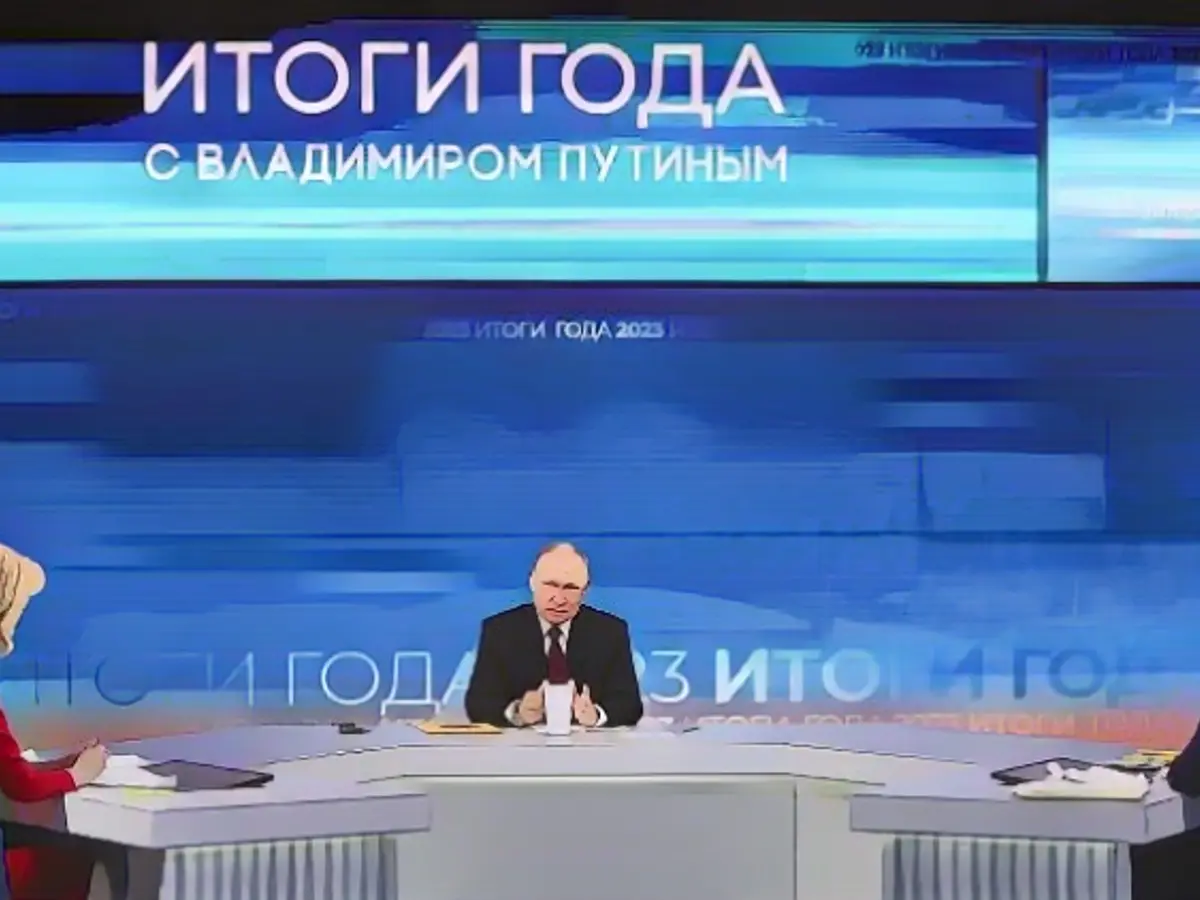 Уверенность в победе: президент Путин сегодня во время традиционной предрождественской сессии вопросов и ответов на российском телевидении.