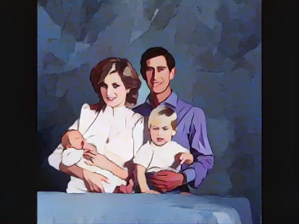 Harry este ținut în brațe de mama sa în timpul acestei fotografii de familie cu tatăl său și fratele său, prințul William, în 1984.