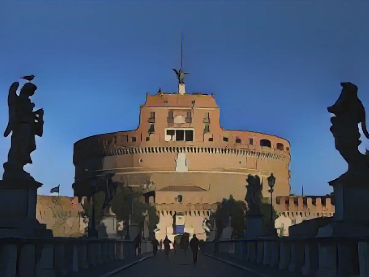 Întâlnirea a avut loc la Castelul Sant'Angelo, care este legat de Vatican City printr-un zid înalt și a fost construit în anul 135 d.Hr. ca mausoleu al împăratului Hadrian înainte ca statul papal să îl preia ca fortăreață.