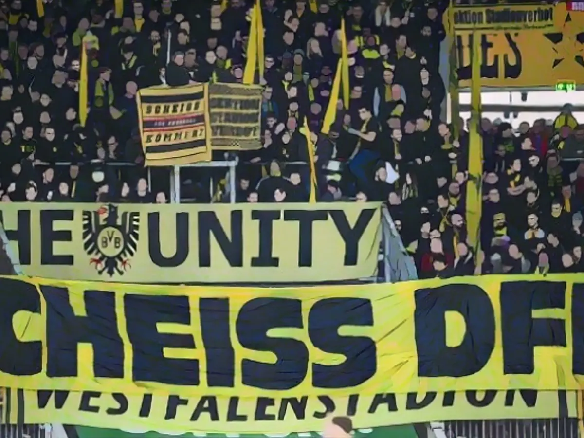 The BVB fans also protested.