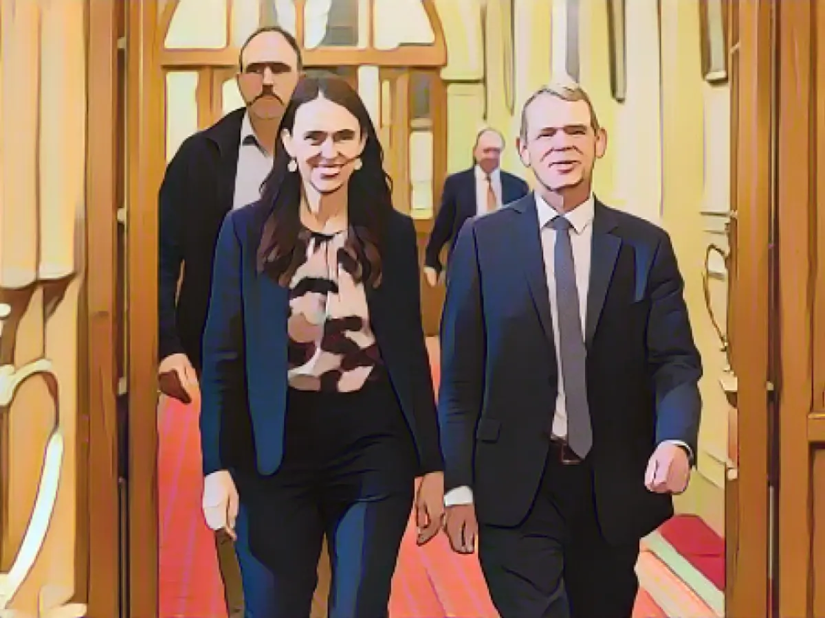 Her ikisi de İşçi Partisi'nin eski başbakanlarından olan Jacinda Ardern ve Chris Hipkins 22 Ocak 2023 tarihinde Wellington'da kabine toplantısı için bir araya geliyor.