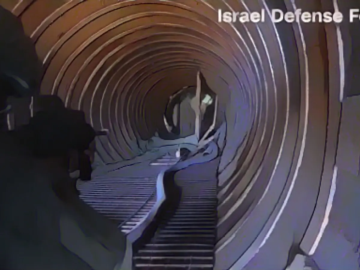 Gazze'deki bir Hamas tünelinin içi.