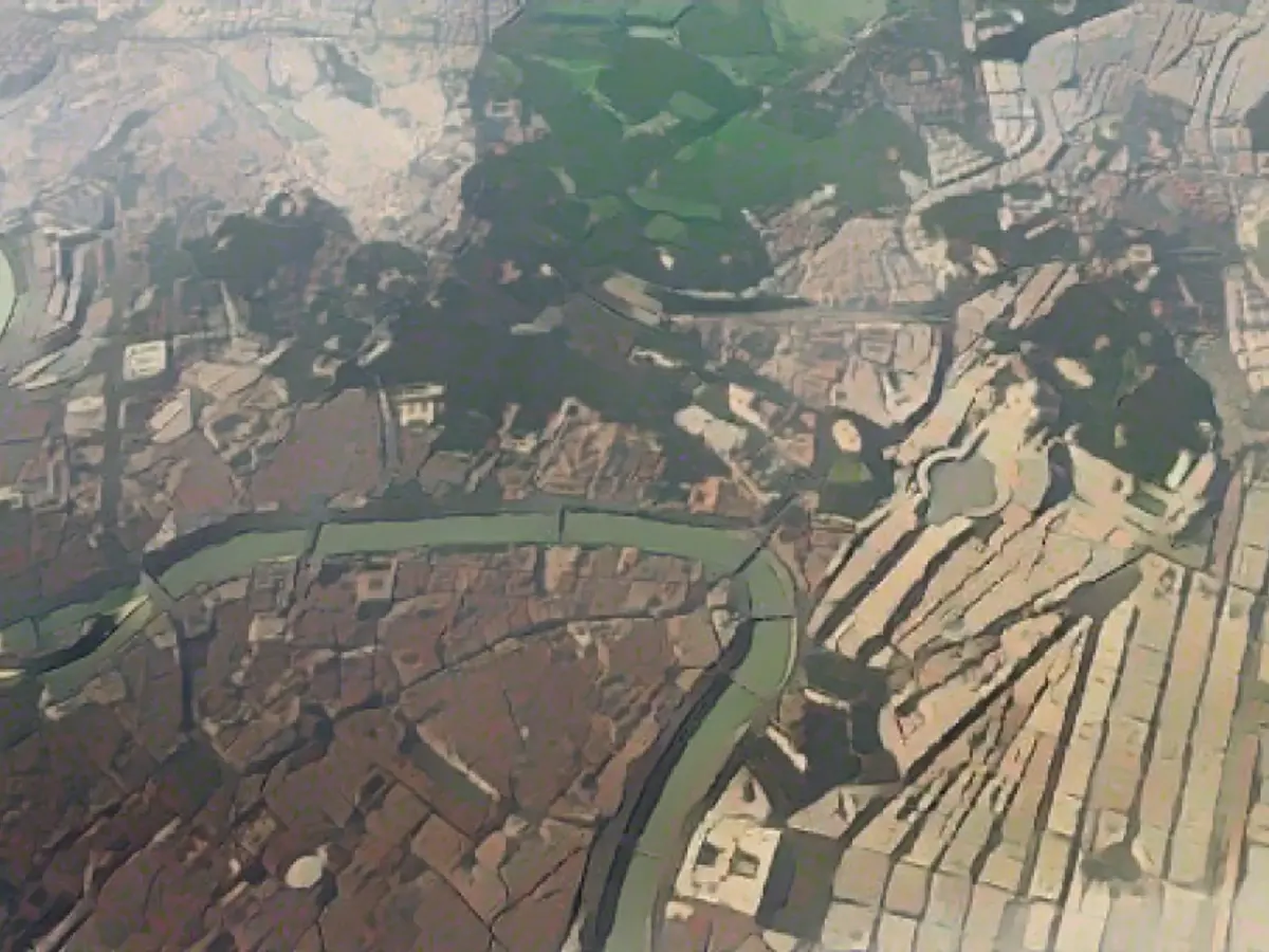 Вид на Рим с воздуха. Итальянская столица должна принять первую гонку Формулы E в апреле 2018 года.
