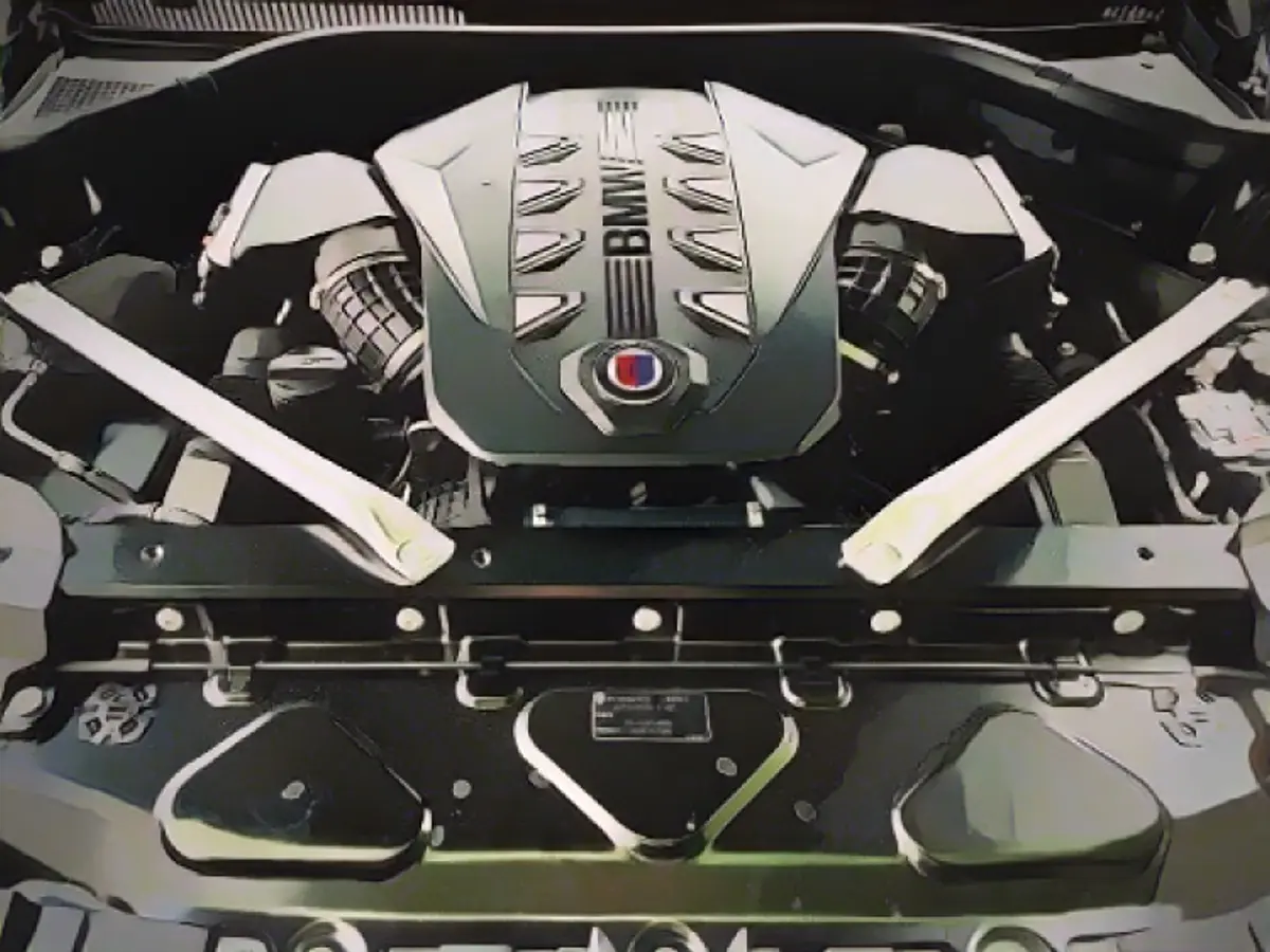 Alpina could have put a little more effort into the packaging of the cream engine.