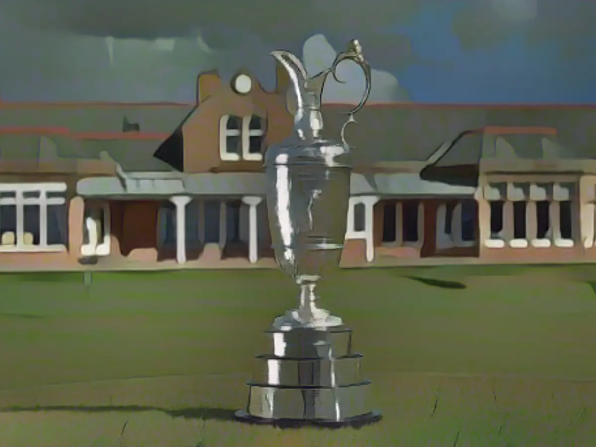 Открытый чемпионат Великобритании по гольфу, который возвращается в Royal Troon в июле, начался в 1860 году.