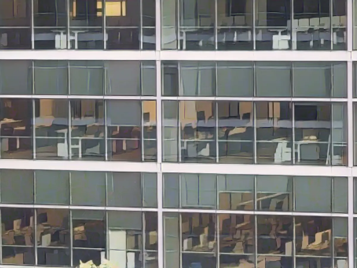 Un spațiu de birouri gol într-o clădire din San Francisco, California, SUA, marți, 5 decembrie 2023.